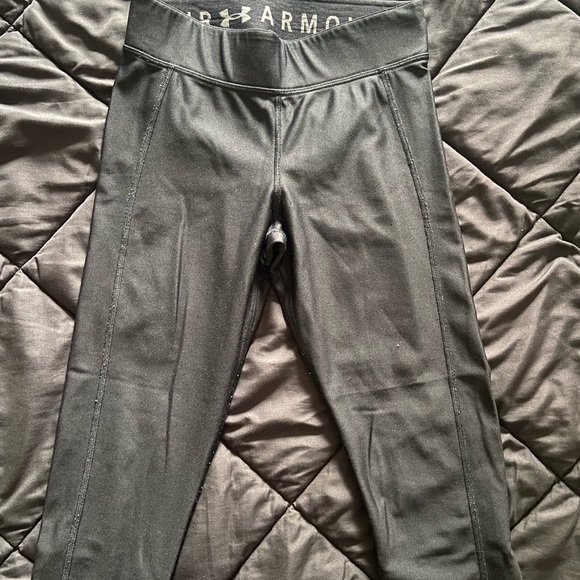 Two Medium Under Armour leggings - Picture 3 of 5